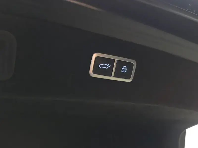 2023 Genesis G90 с пробегом 78 518 км