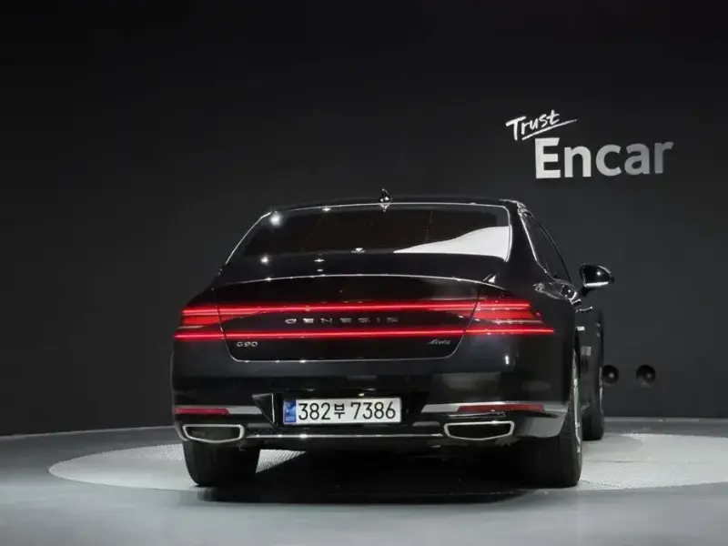 2023 Genesis G90 с пробегом 69 958 км