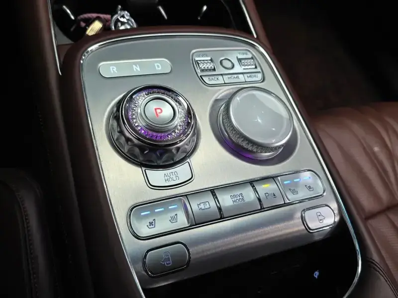 2023 Genesis G90 с пробегом 43 523 км