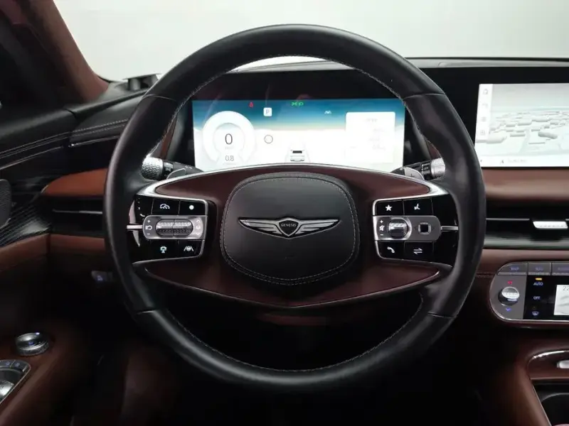 2023 Genesis G90 с пробегом 43 523 км