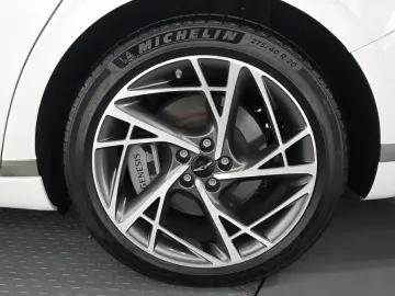 2023 Genesis G90 с пробегом 43 523 км