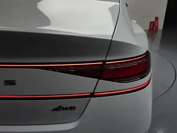 2023 Genesis G90 с пробегом 43 523 км