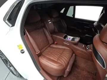 2023 Genesis G90 с пробегом 43 523 км