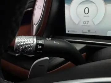 2023 Genesis G90 с пробегом 43 523 км