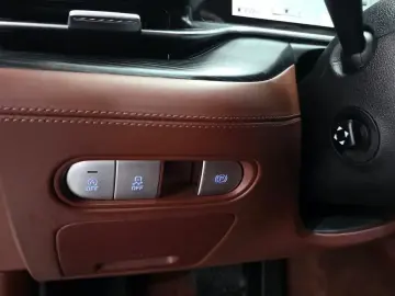 2023 Genesis G90 с пробегом 43 523 км