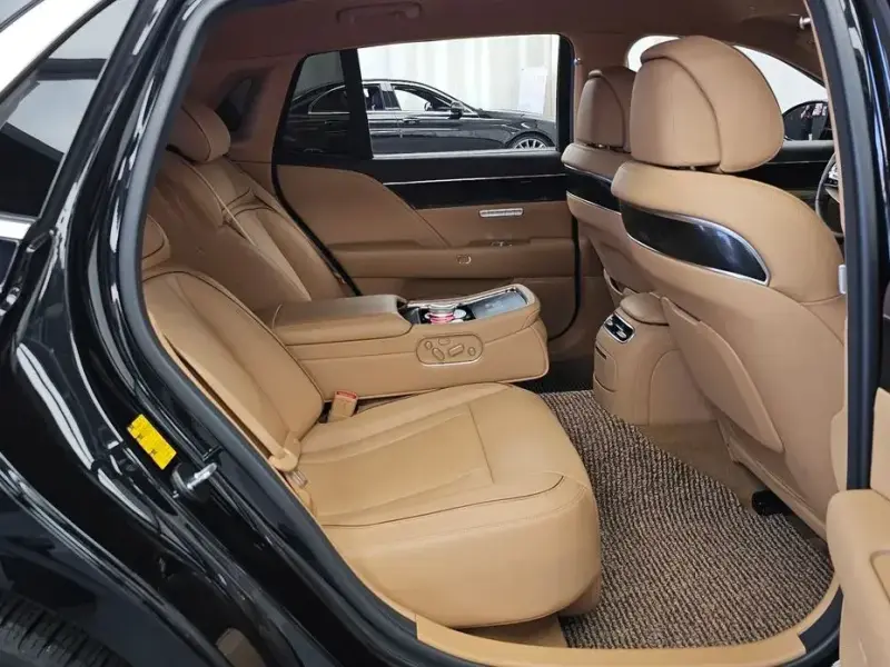2023 Genesis G90 с пробегом 61 565 км