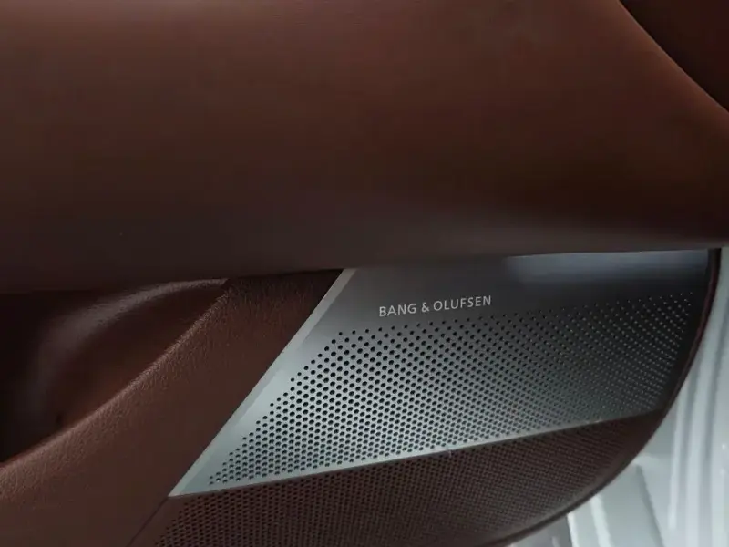 2023 Genesis G90 с пробегом 43 523 км