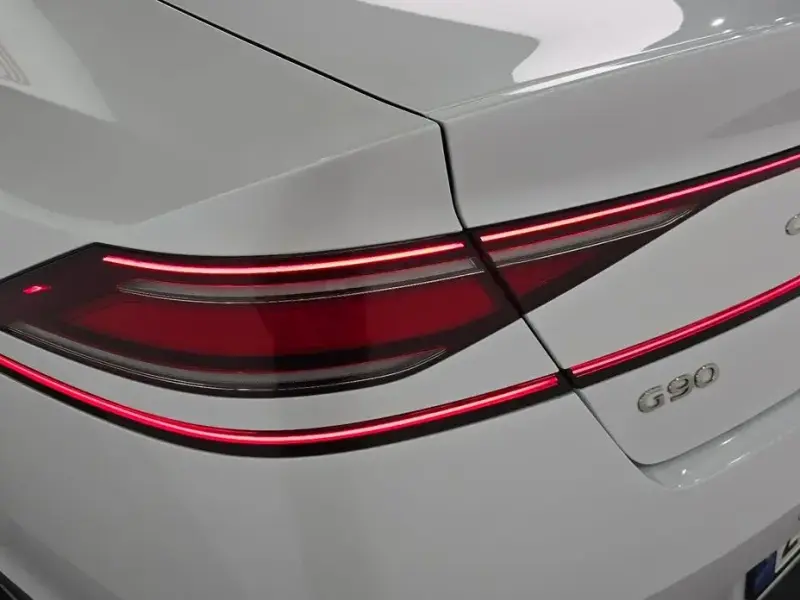 2023 Genesis G90 с пробегом 45 962 км
