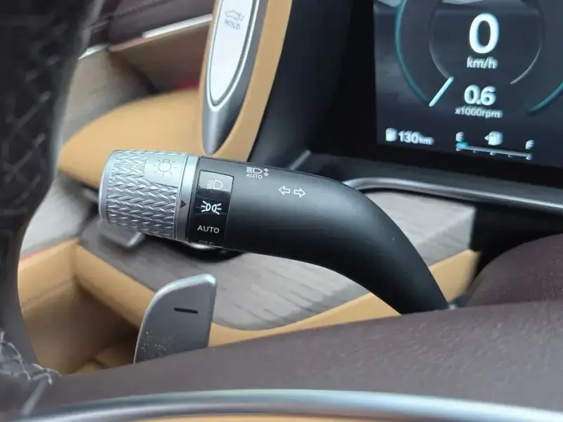 2023 Genesis G90 с пробегом 45 962 км