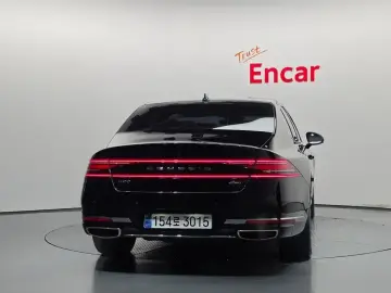 2023 Genesis G90 с пробегом 93 725 км