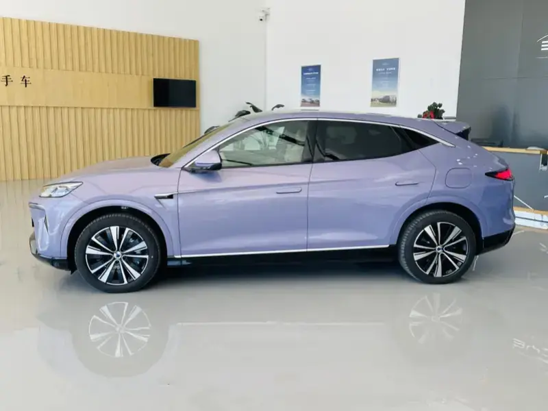 2025 Denza N7 с пробегом 100 км