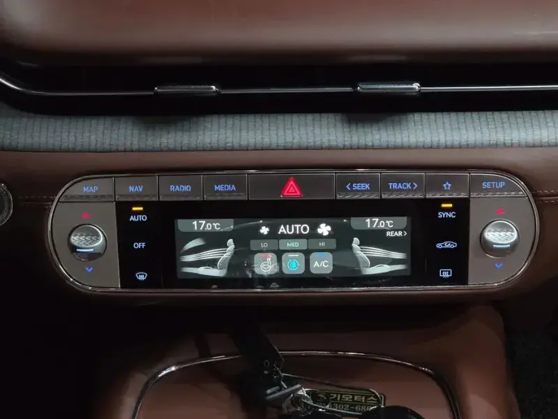 2023 Genesis G90 с пробегом 93 725 км