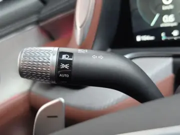 2023 Genesis G90 с пробегом 93 725 км