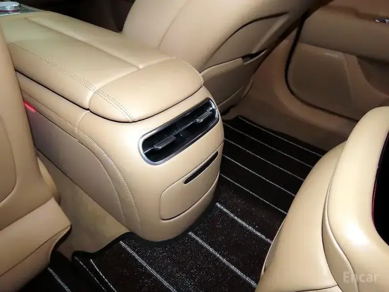2023 Genesis G90 с пробегом 37 227 км