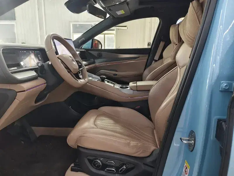 2025 Denza N7 с пробегом 25 000 км