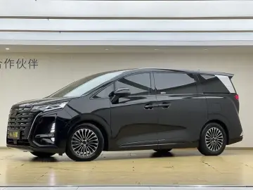 2024 Denza D9 с пробегом 86 000 км