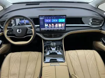 2024 Denza D9 с пробегом 86 000 км