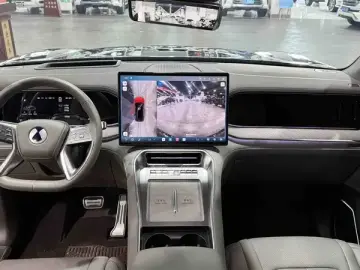 2025 Denza N9 с пробегом 38 000 км