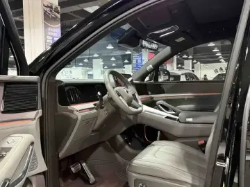 2025 Denza N9 с пробегом 38 000 км