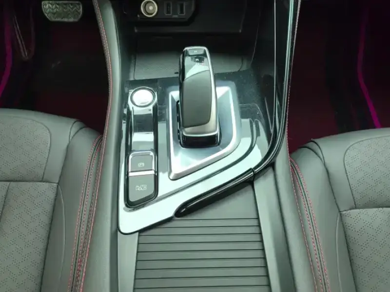 2022 Dongfeng AX7 с пробегом 8 000 км