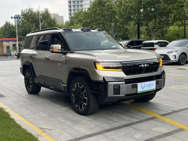2025 BYD FangChengBao Leopard 8 с пробегом 16 000 км