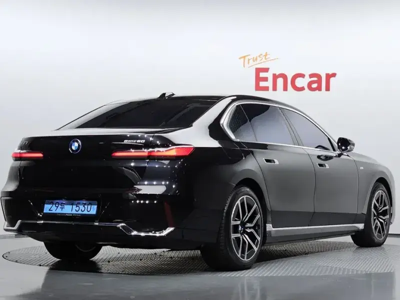 2023 BMW i7 с пробегом 54 141 км