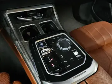 2023 BMW i7 с пробегом 54 141 км