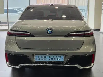2023 BMW i7 с пробегом 44 017 км