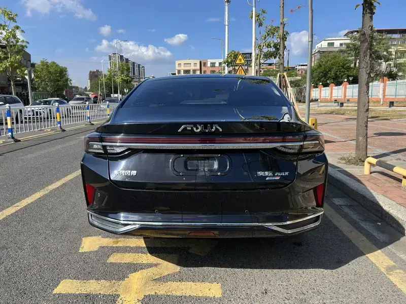 2023 Dongfeng Aeolus Yixuan Max с пробегом 30 300 км