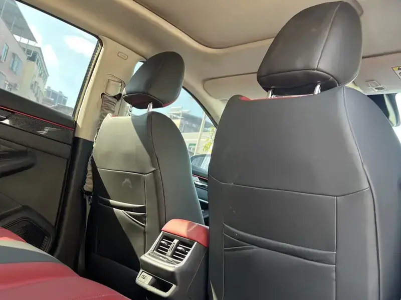 2023 Dongfeng Aeolus Yixuan Max с пробегом 30 300 км