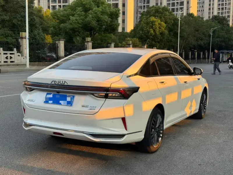 2022 Dongfeng Aeolus Yixuan Max с пробегом 45 400 км