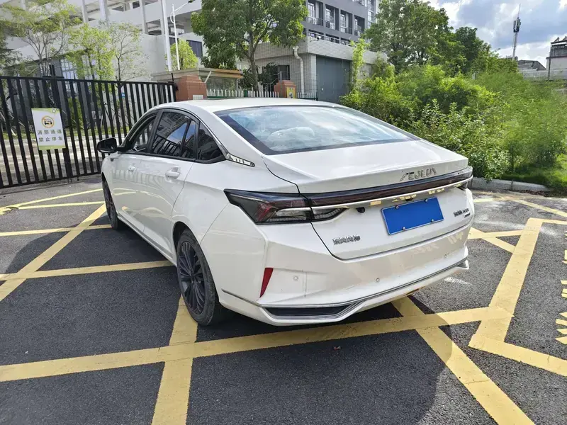 2021 Dongfeng Aeolus Yixuan Max с пробегом 48 800 км