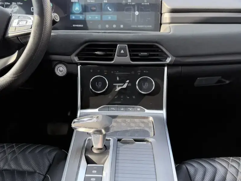 2023 Exeed TXL с пробегом 20 000 км
