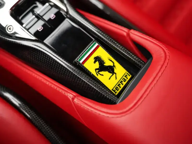 2020 Ferrari SF90 с пробегом 9 000 км
