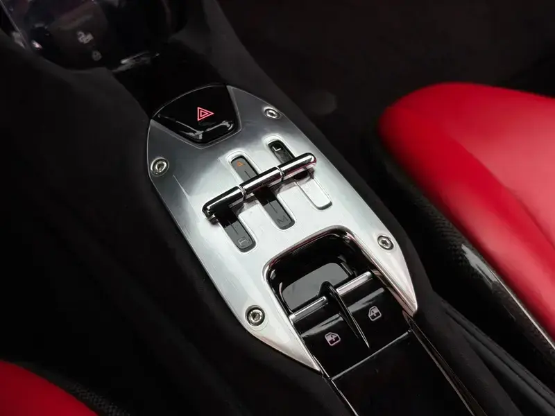 2019 Ferrari SF90 с пробегом 23 000 км