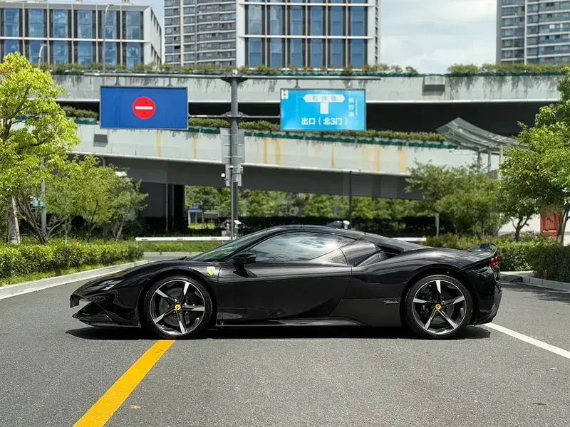 2019 Ferrari SF90 с пробегом 12 000 км