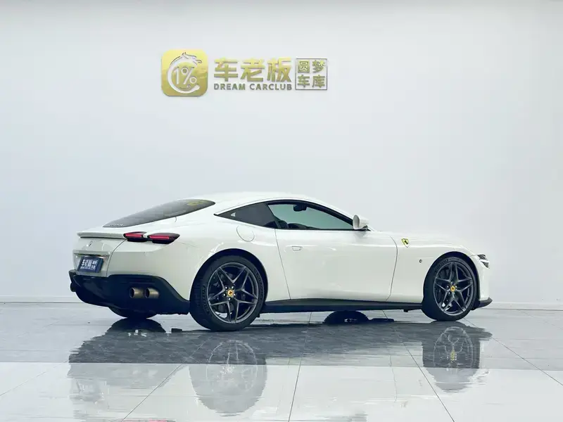 2020 Ferrari Roma с пробегом 10 800 км