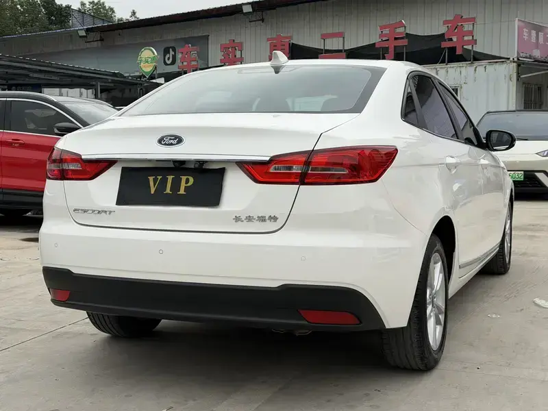 2019 Ford Escort с пробегом 49 000 км