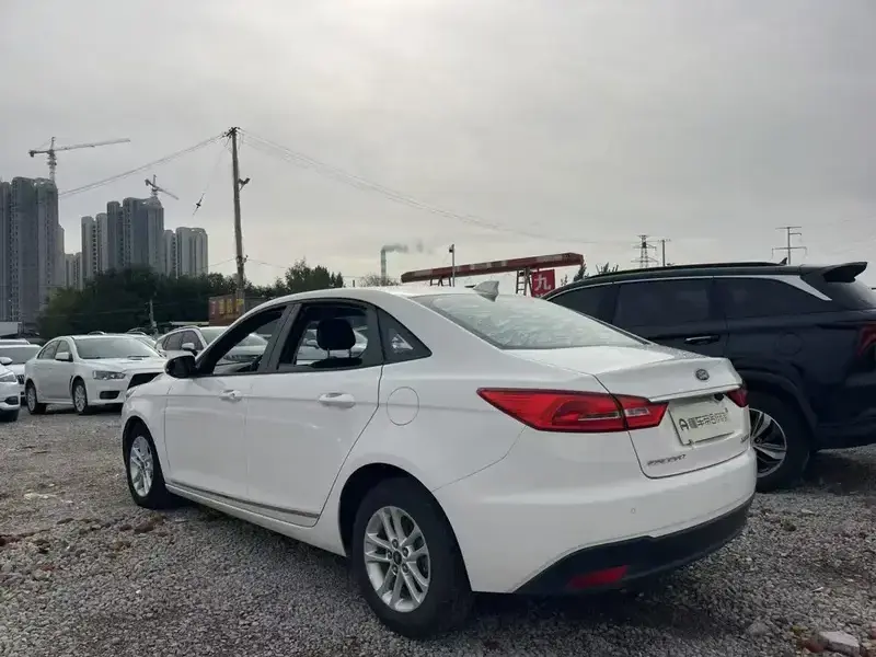 2019 Ford Escort с пробегом 100 000 км