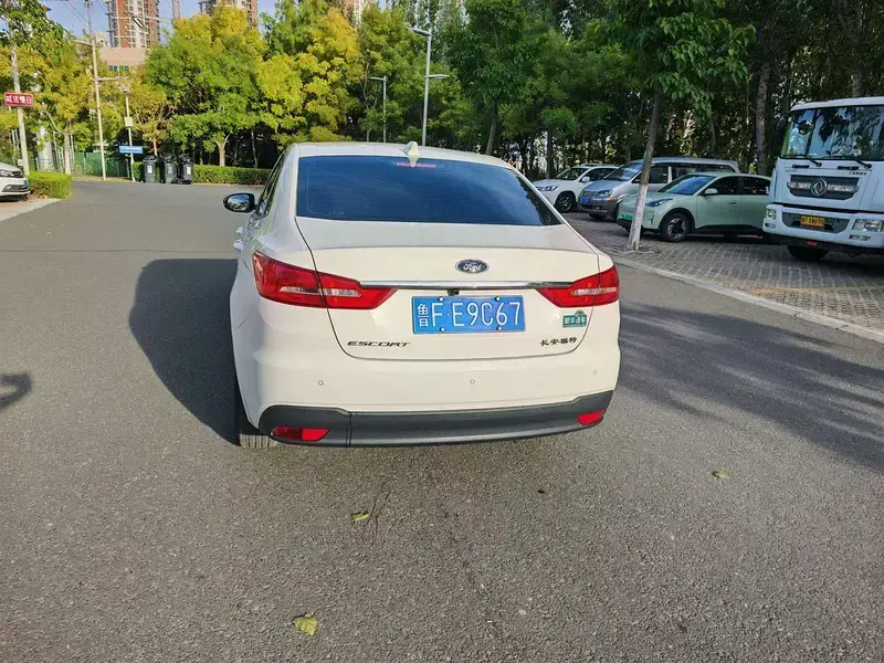 2019 Ford Escort с пробегом 85 000 км