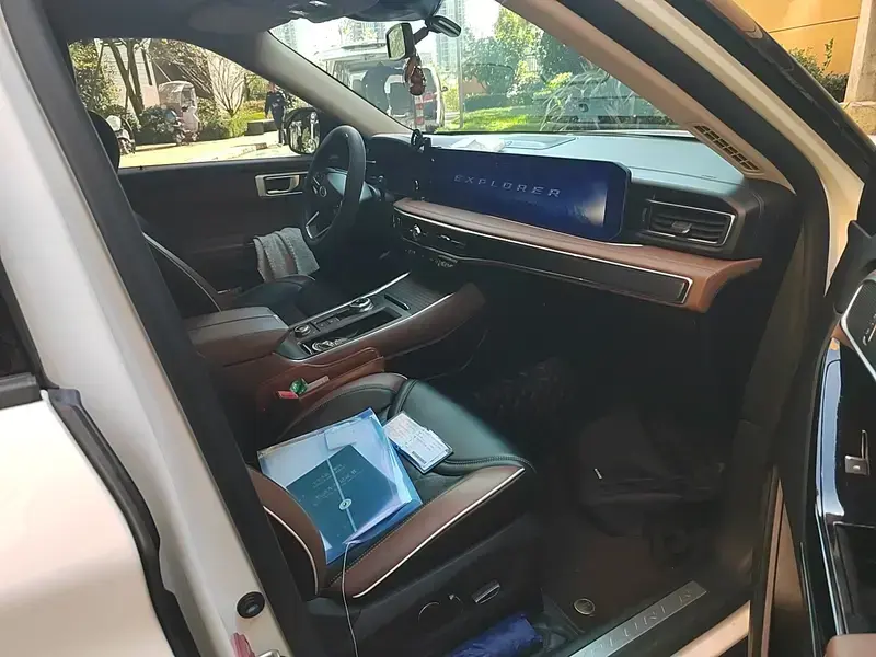 2023 Ford Explorer с пробегом 75 600 км