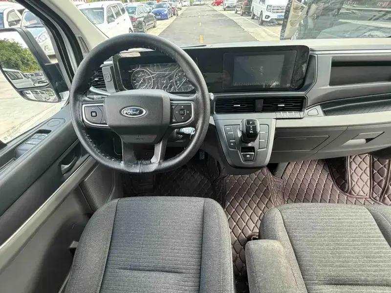2023 Ford Transit с пробегом 42 000 км