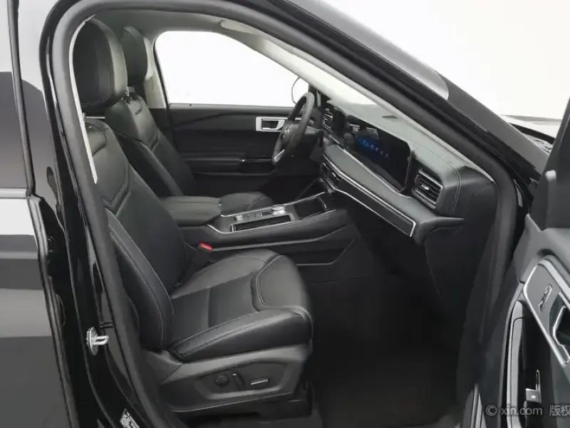 2025 Ford Explorer с пробегом 5 200 км