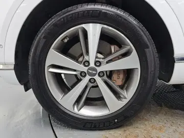2023 Genesis GV80 с пробегом 42 810 км