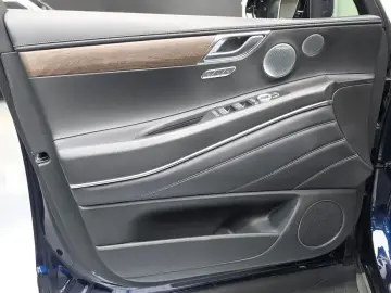 2023 Genesis GV80 с пробегом 37 159 км