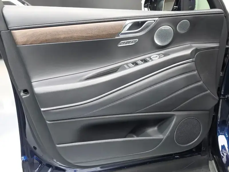 2023 Genesis GV80 с пробегом 37 159 км