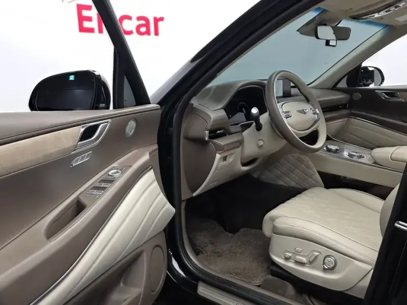 2023 Genesis GV80 с пробегом 22 469 км