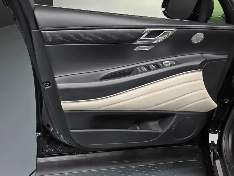 2023 Genesis GV80 с пробегом 46 755 км