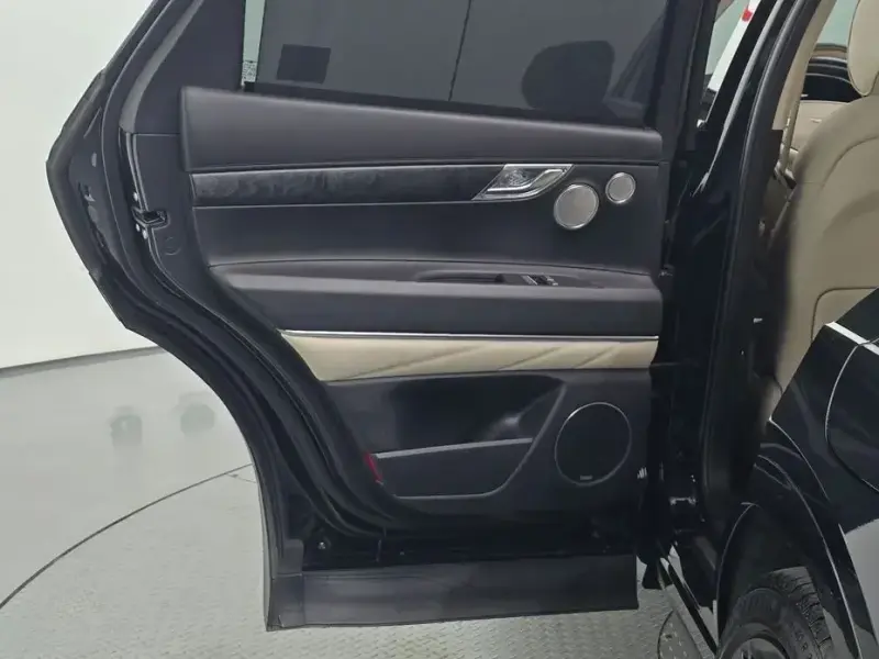 2023 Genesis GV80 с пробегом 83 752 км