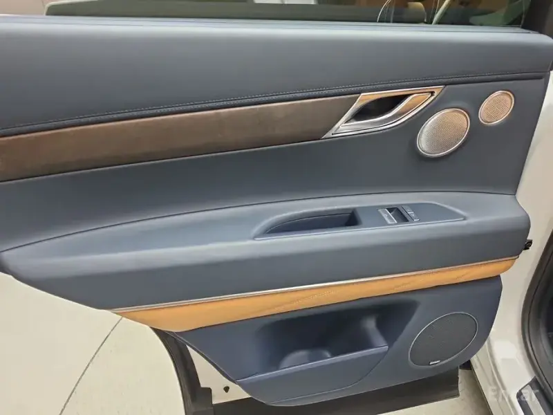 2023 Genesis GV80 с пробегом 36 794 км